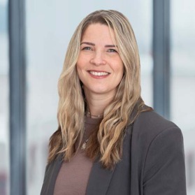 Stephanie Baumann - Bodenleger und Parkettleger | Berufsbildung Boden und Parkett